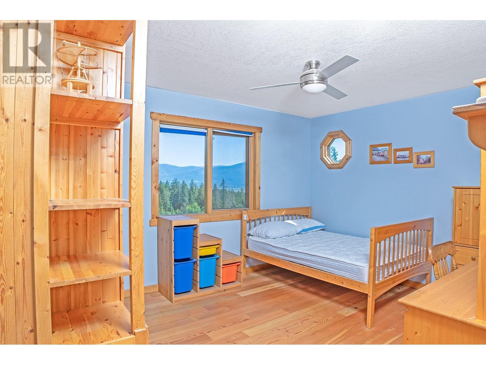 2033 Smith Road, Creston
