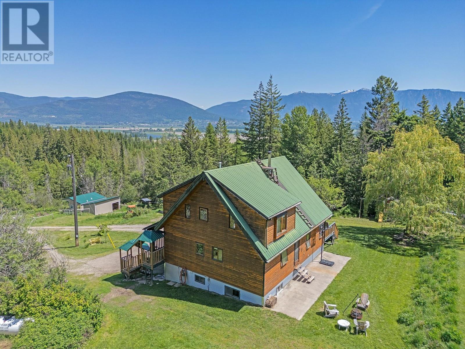 2033 Smith Road, Creston