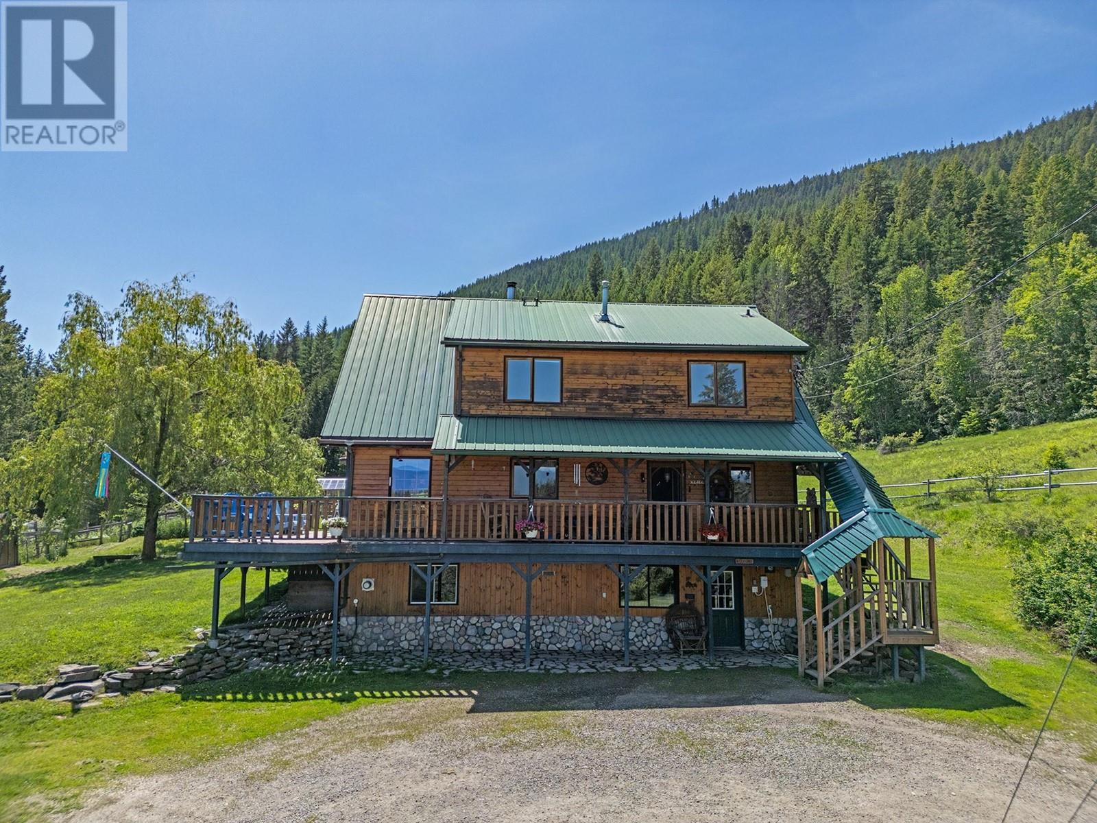 2033 Smith Road, Creston