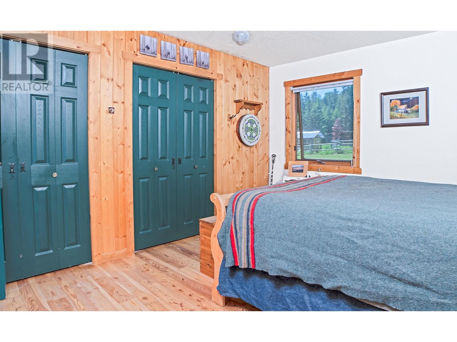 2033 Smith Road, Creston