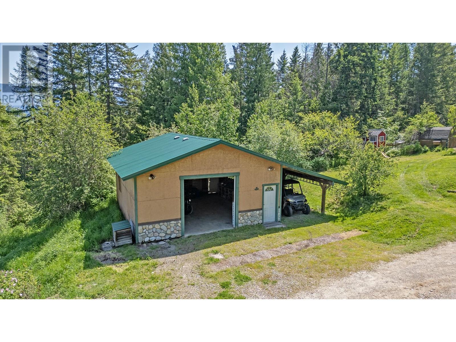 2033 Smith Road, Creston