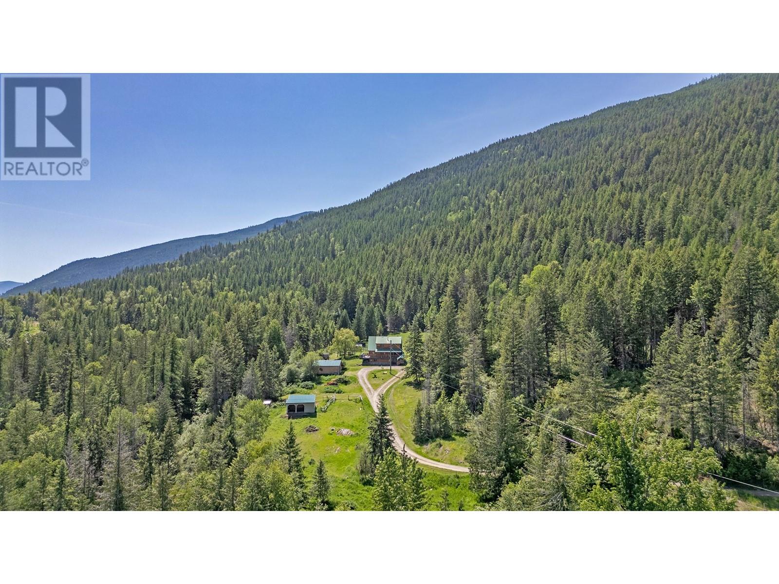 2033 Smith Road, Creston