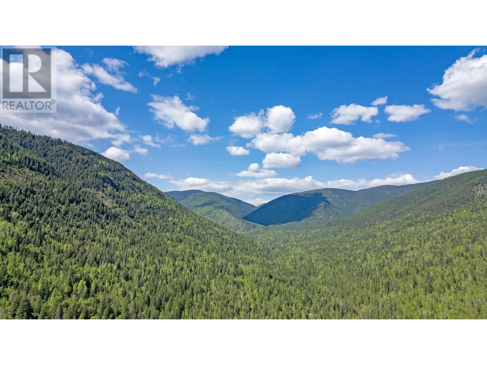 2033 Smith Road, Creston