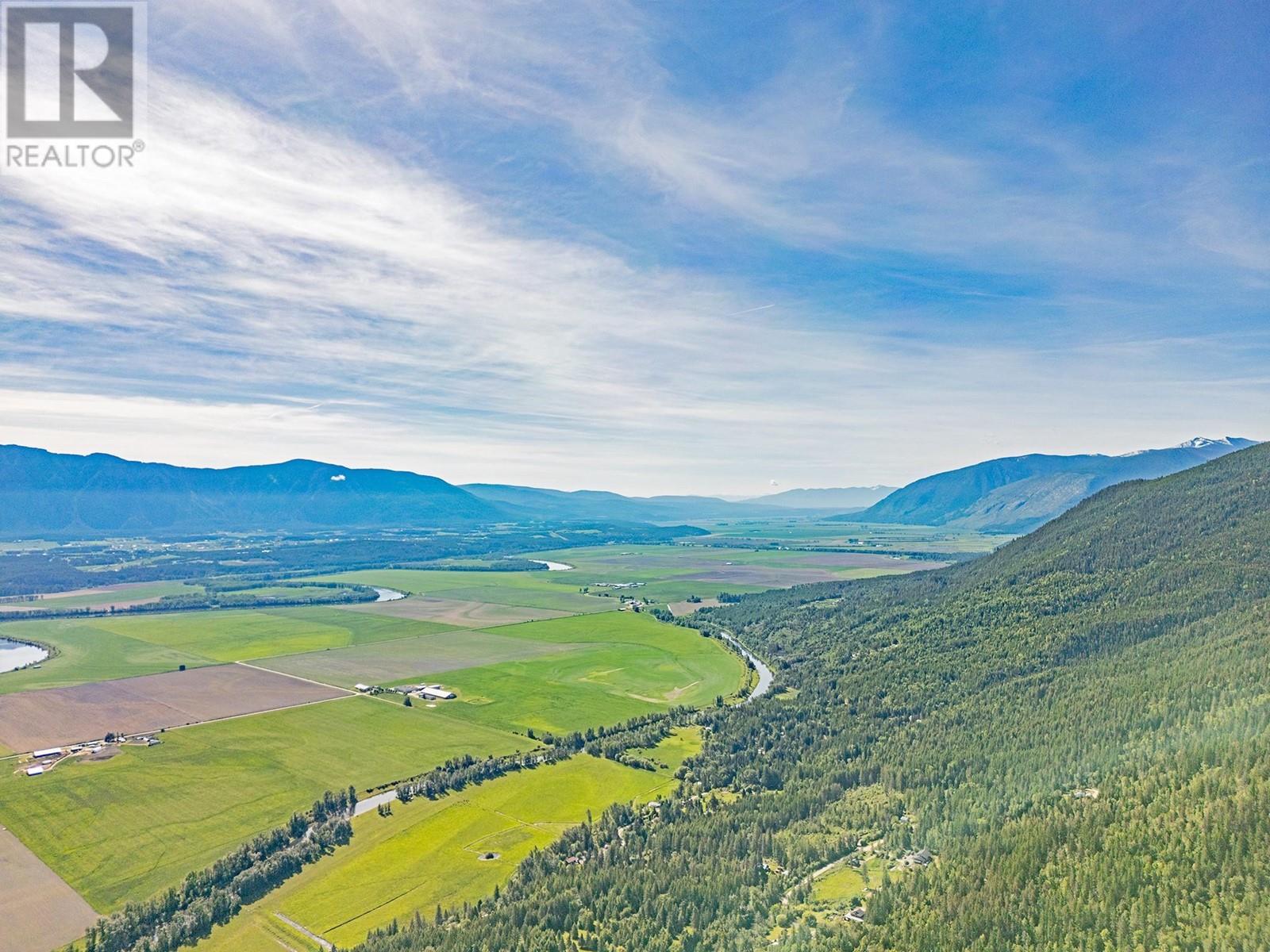 2033 Smith Road, Creston