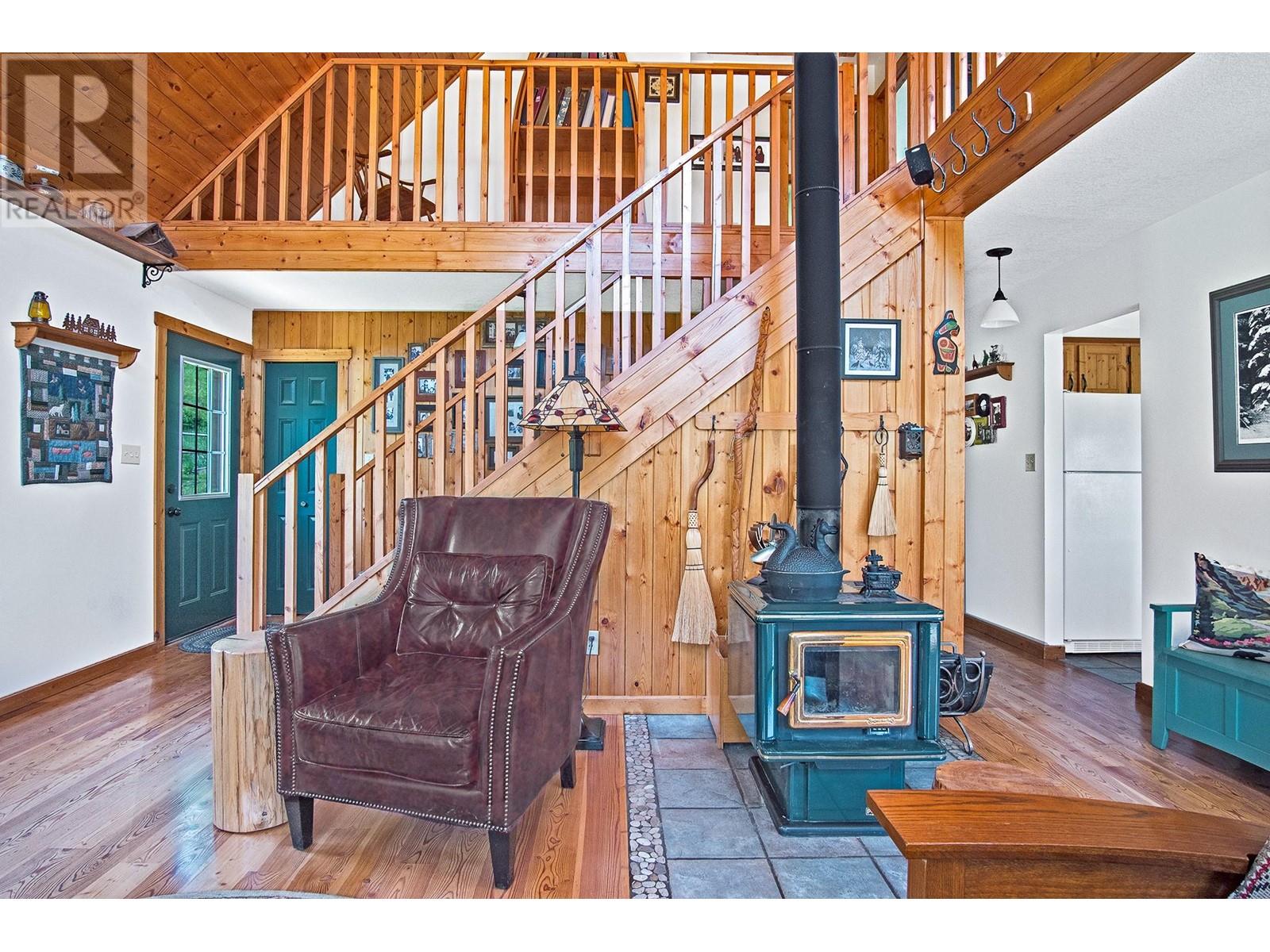 2033 Smith Road, Creston