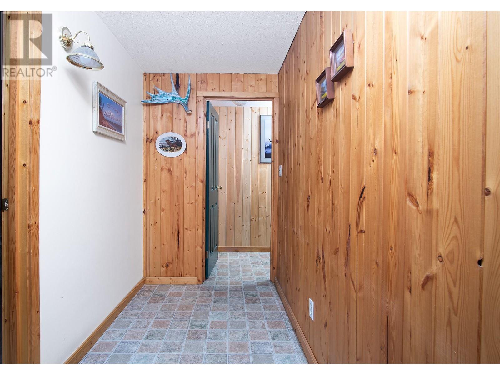 2033 Smith Road, Creston