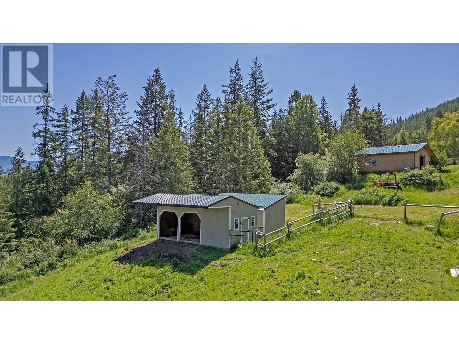 2033 Smith Road, Creston