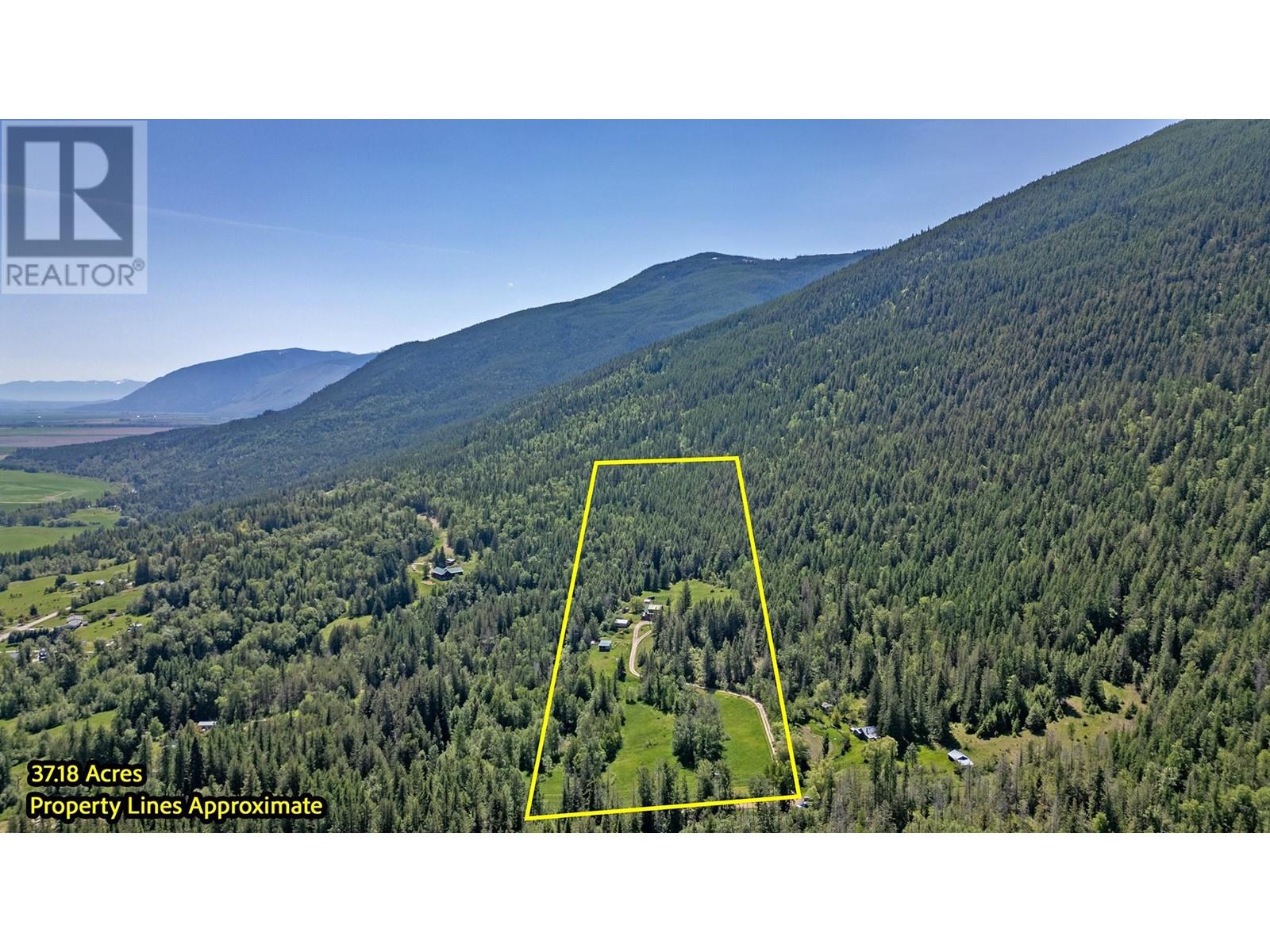2033 Smith Road, Creston