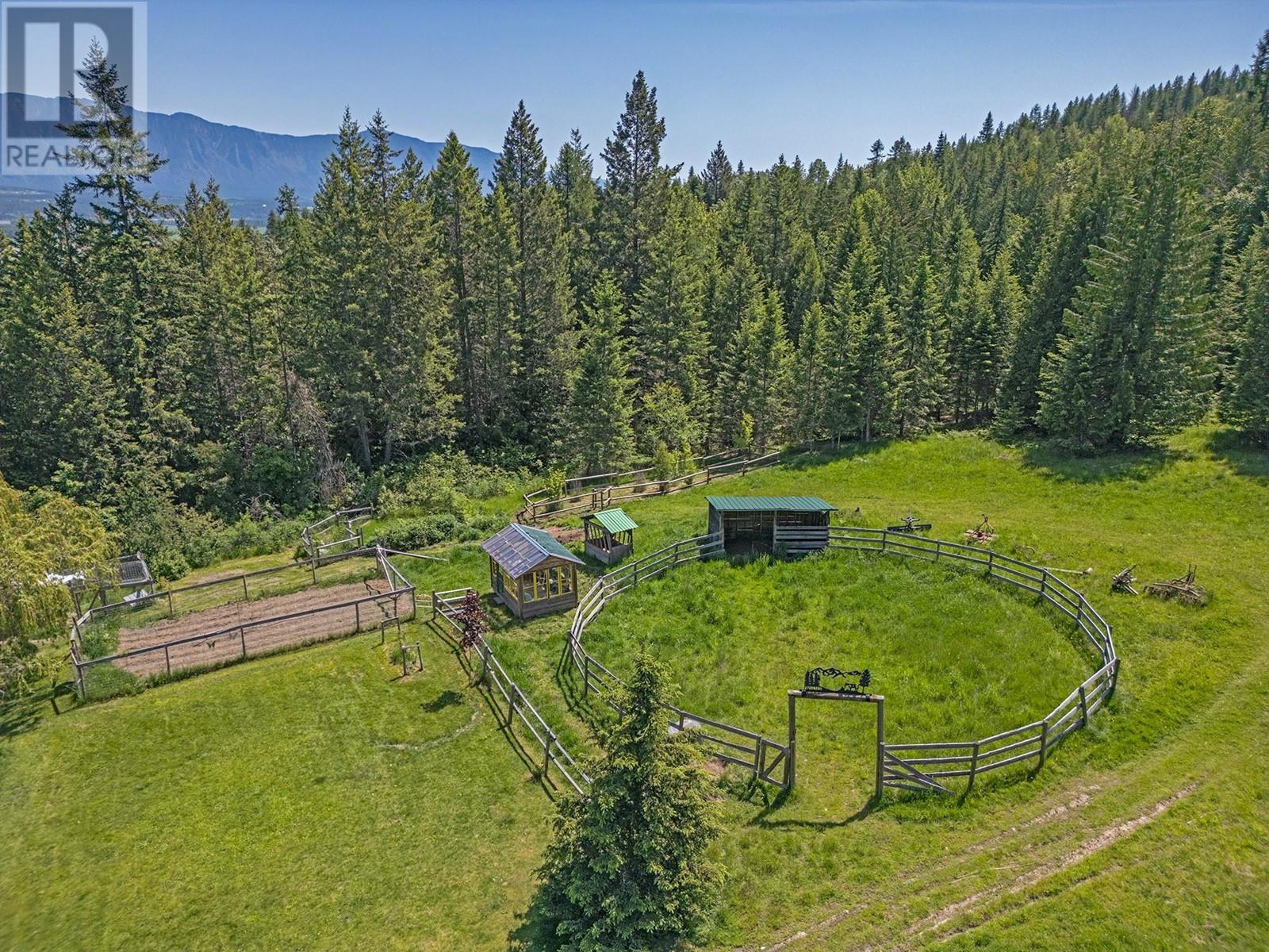 2033 Smith Road, Creston