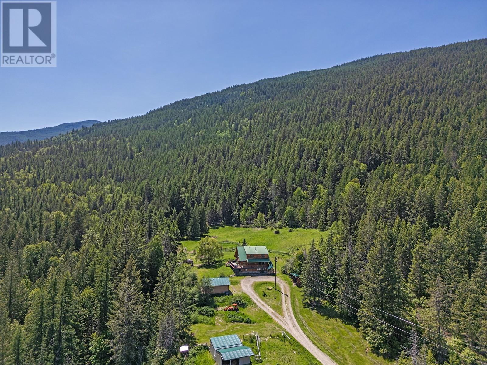 2033 Smith Road, Creston