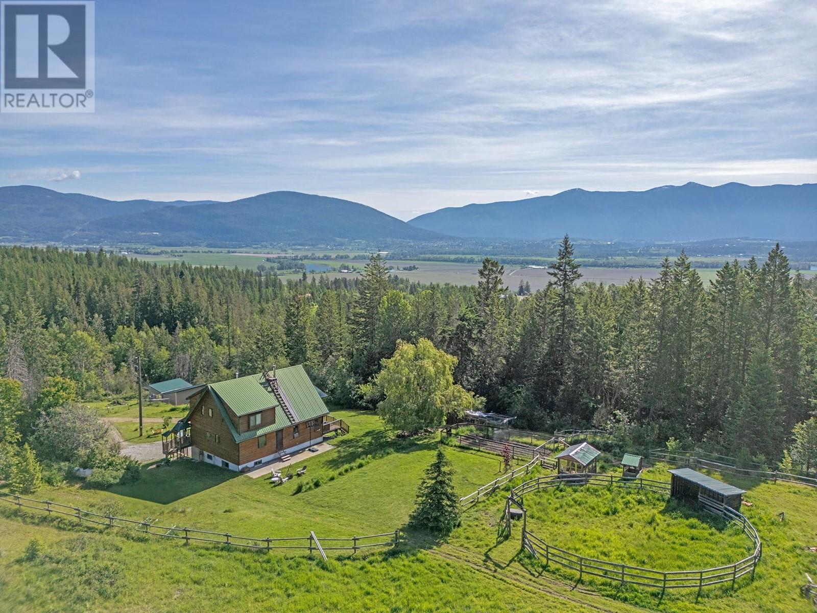 2033 Smith Road, Creston