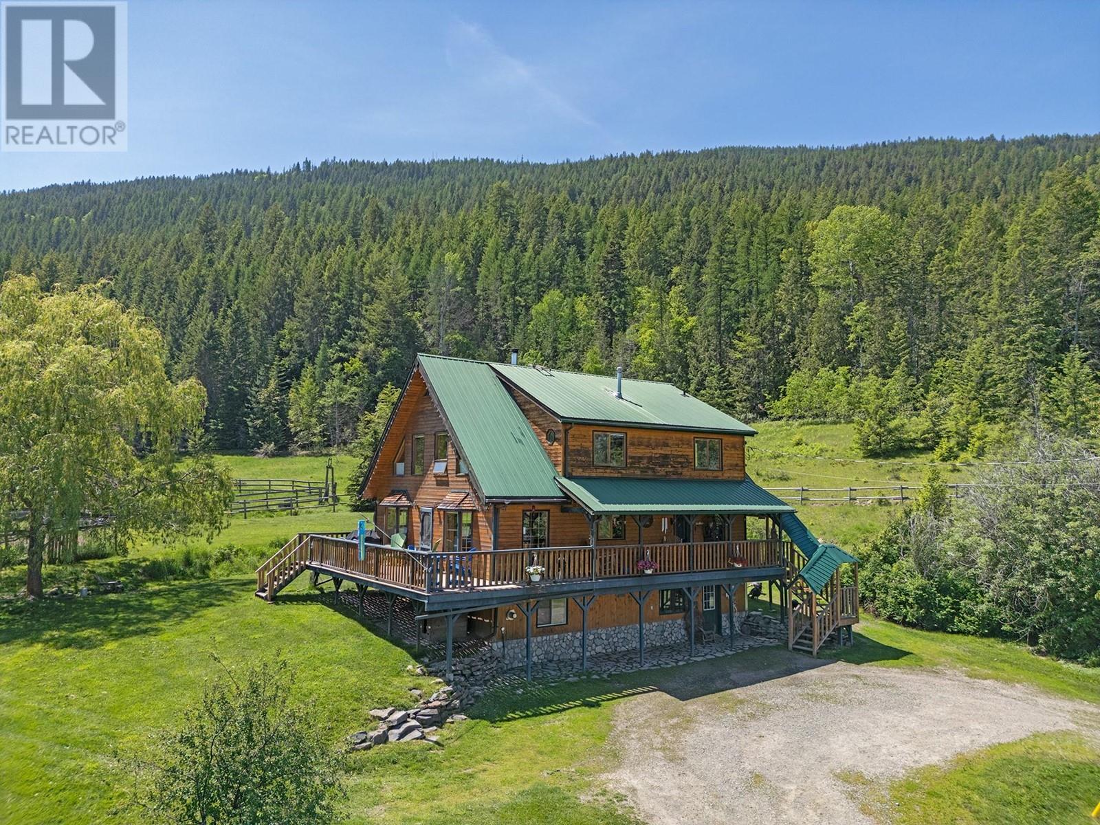 2033 Smith Road, Creston