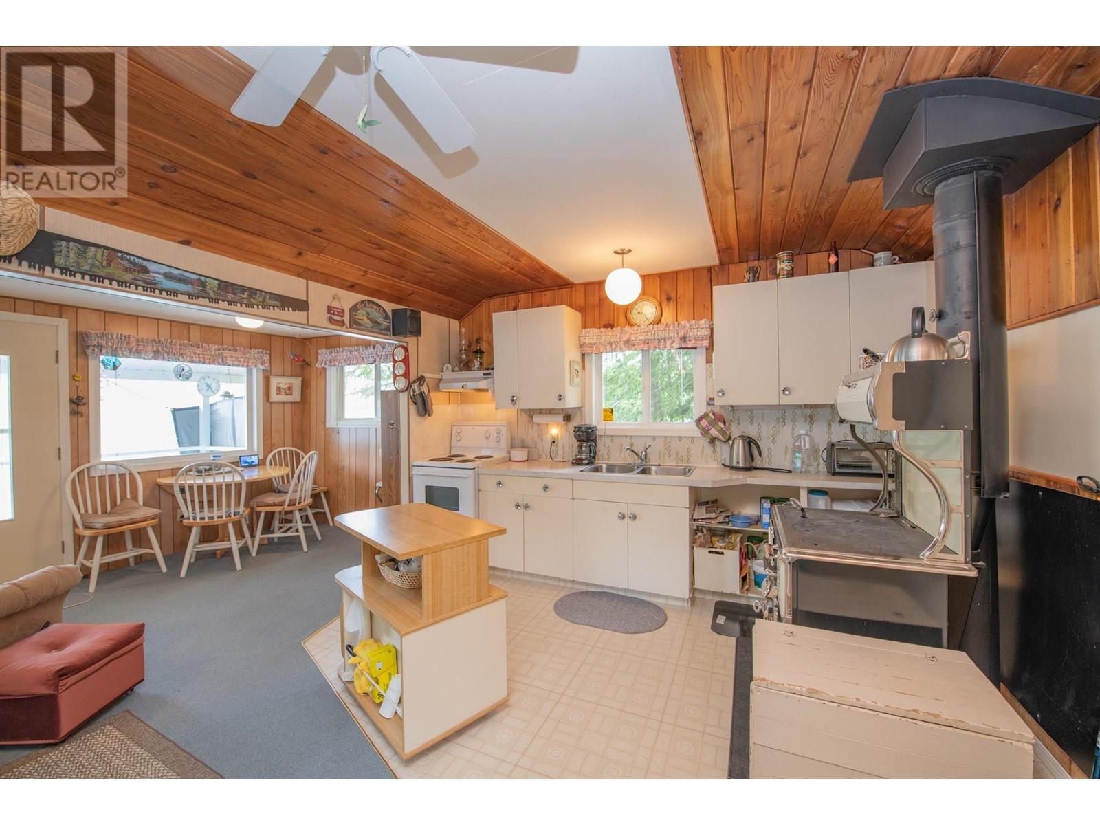3598 Mabel Lake Road, Lumby