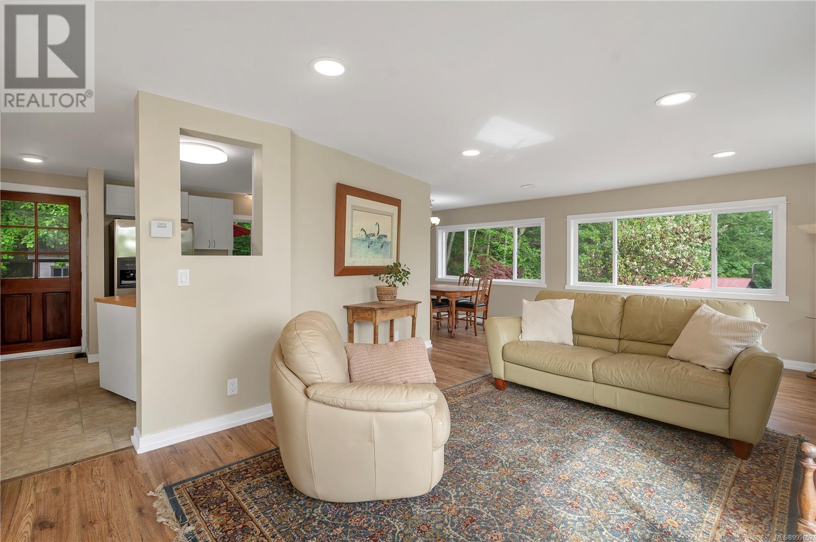 1175 Petersen Rd, Campbell River