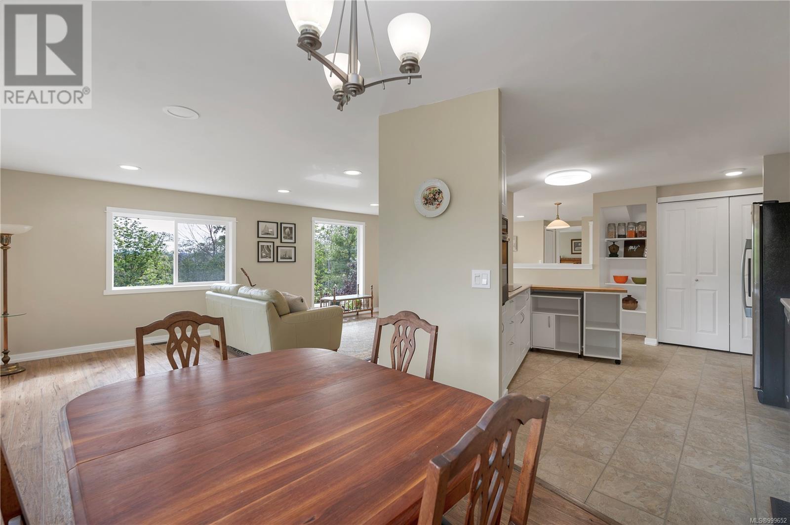 1175 Petersen Rd, Campbell River