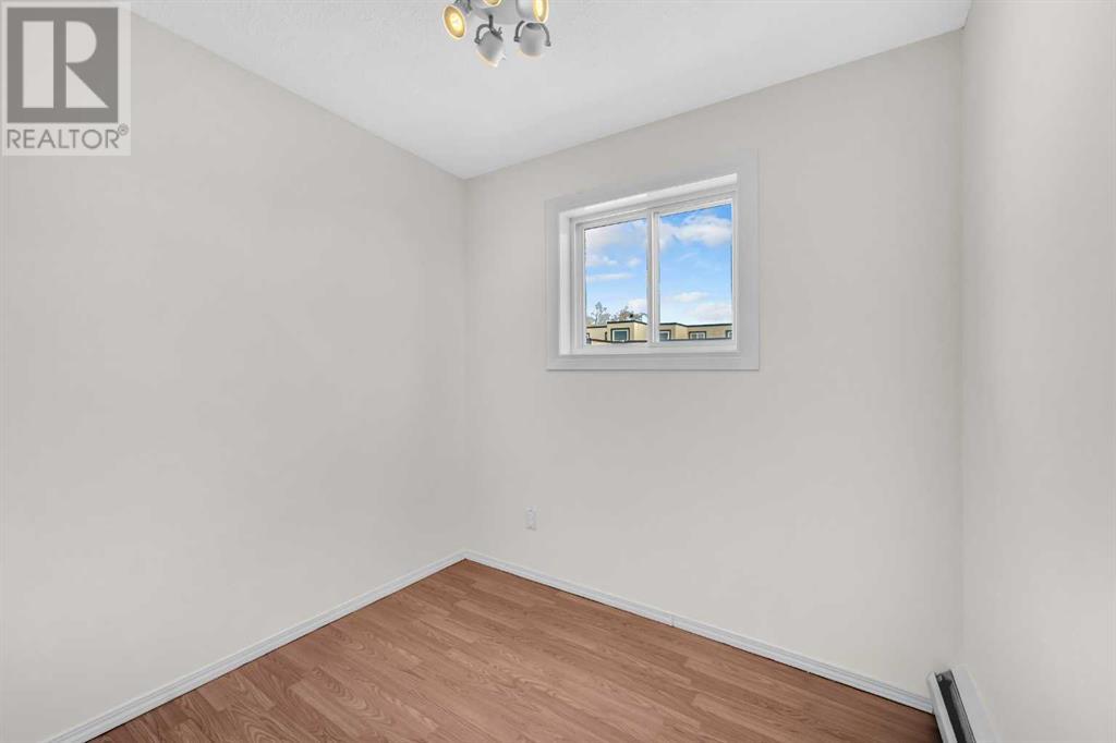 Single Family House for Sale in    Street SW Glenbrook Calgary 