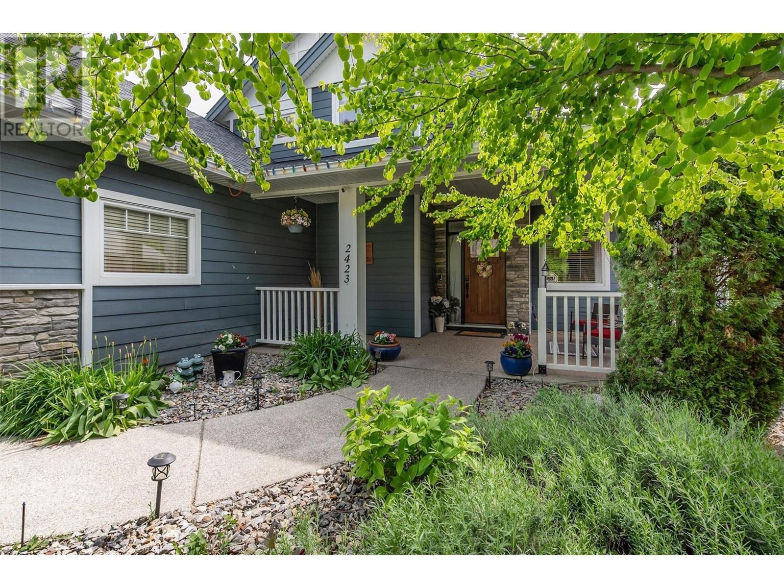  2423 Paramount Drive, West Kelowna