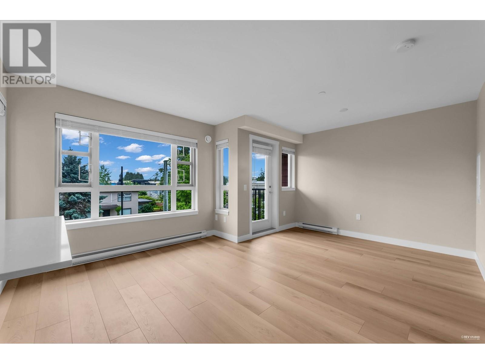Photo 10 of 319 22562 121 Avenue, Maple Ridge BC
