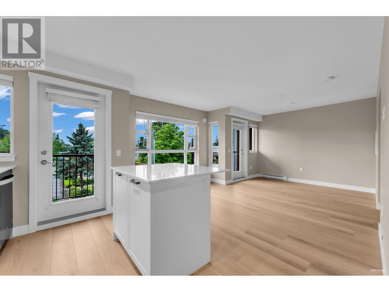 Photo 9 of 319 22562 121 Avenue, Maple Ridge BC
