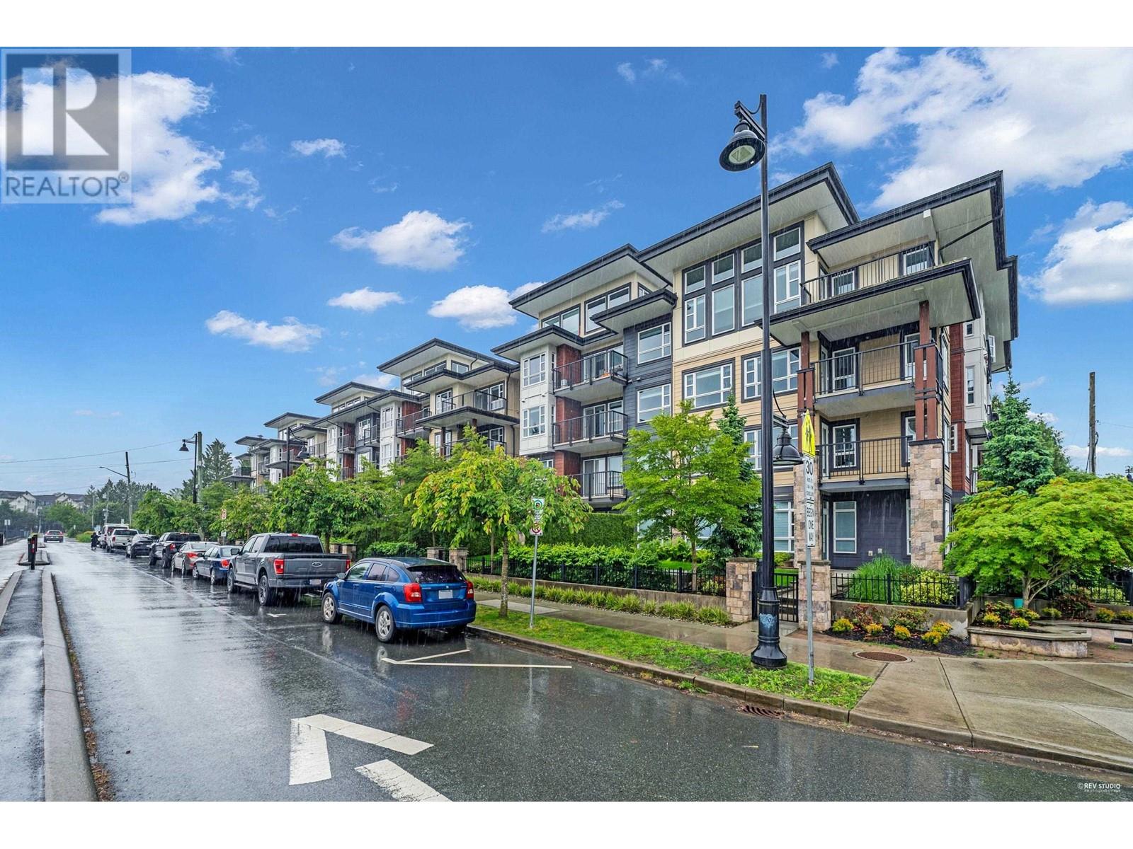 Photo 4 of 319 22562 121 Avenue, Maple Ridge BC