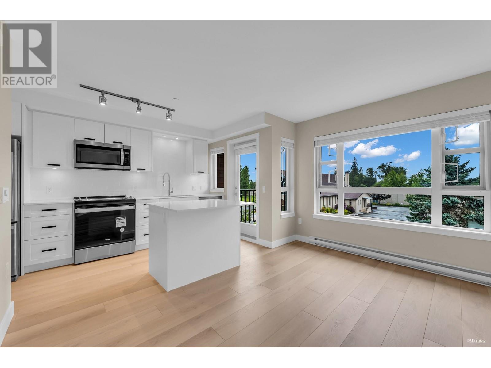 Photo 6 of 319 22562 121 Avenue, Maple Ridge BC