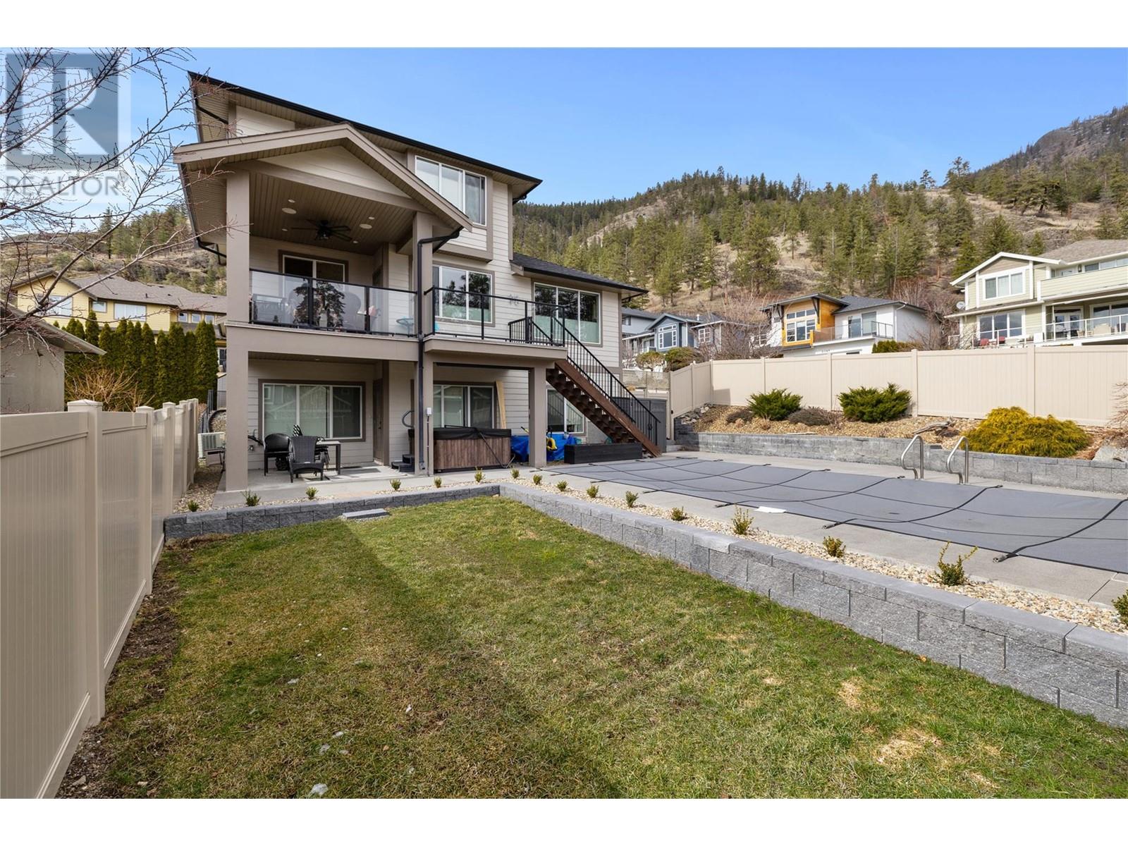  2358 Tallus Green Crescent, West Kelowna