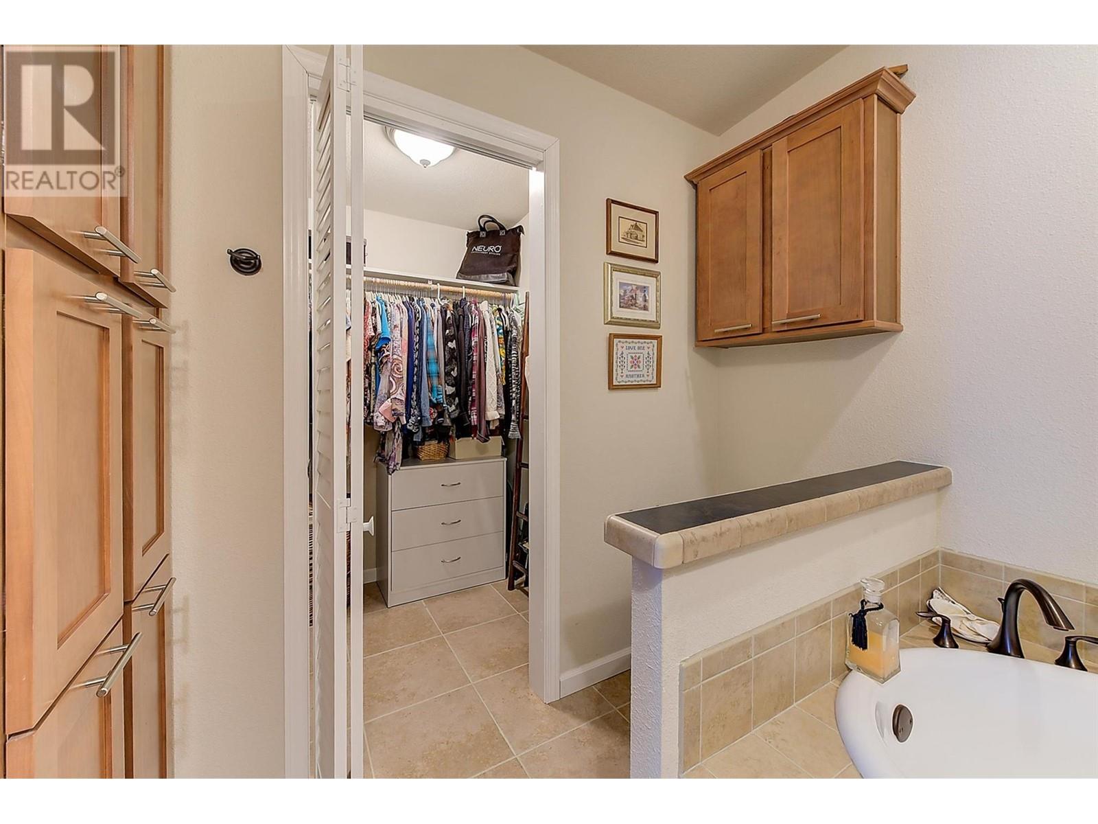 512 2440 Old Okanagan Highway, Westbank