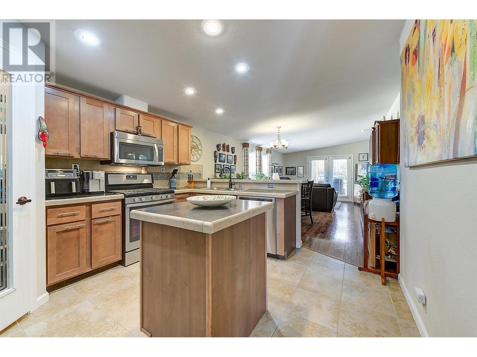 512 2440 Old Okanagan Highway, Westbank
