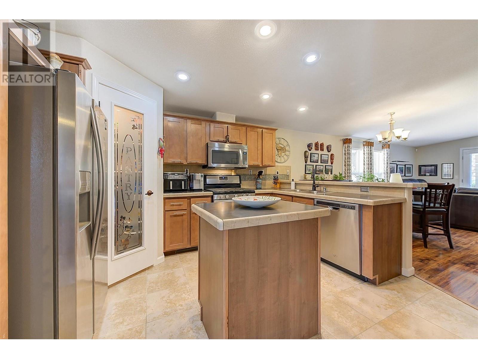 512 2440 Old Okanagan Highway, Westbank