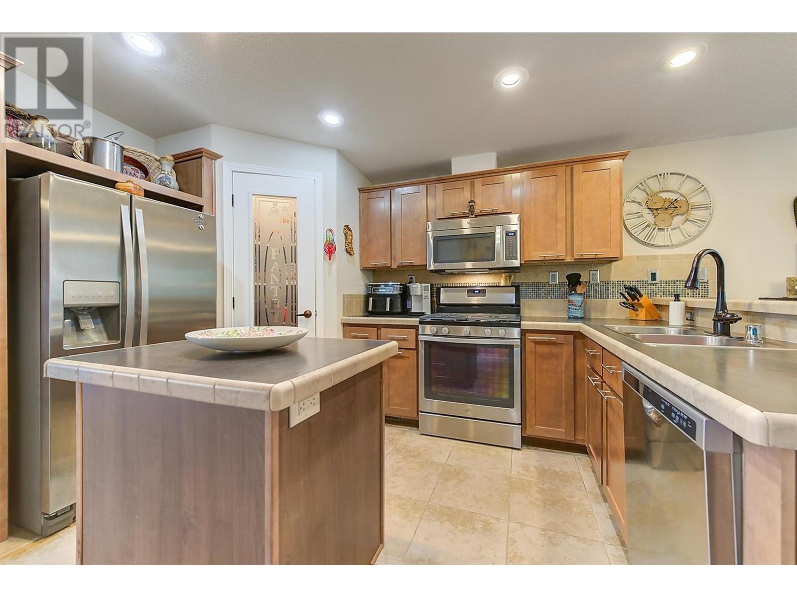 512 2440 Old Okanagan Highway, Westbank