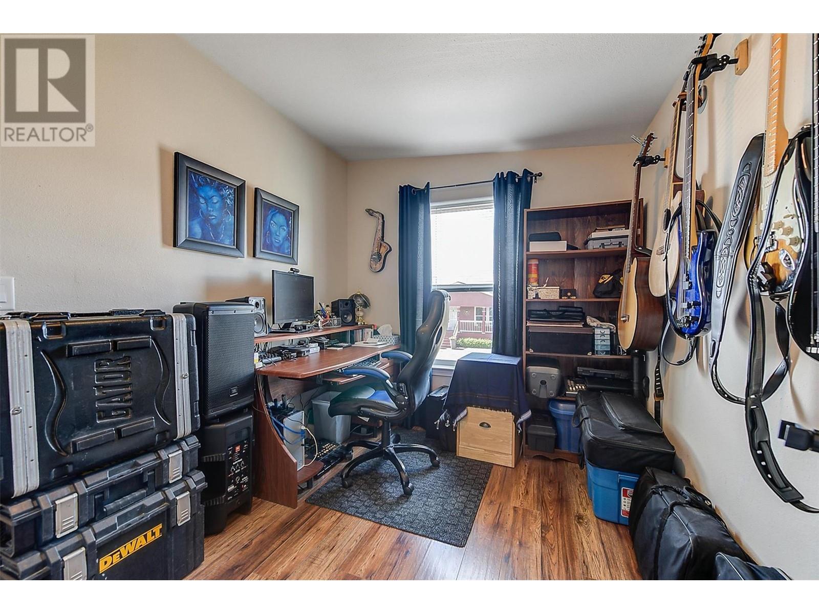 512 2440 Old Okanagan Highway, Westbank