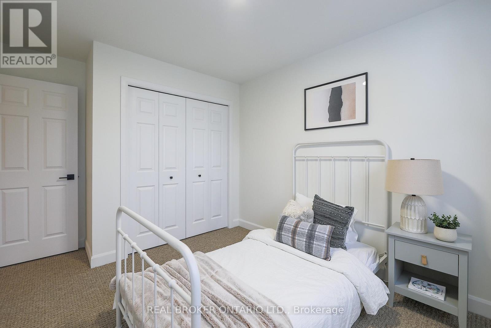 Photo 18 of 412 Main St Street E, Merrickvillewolford ON