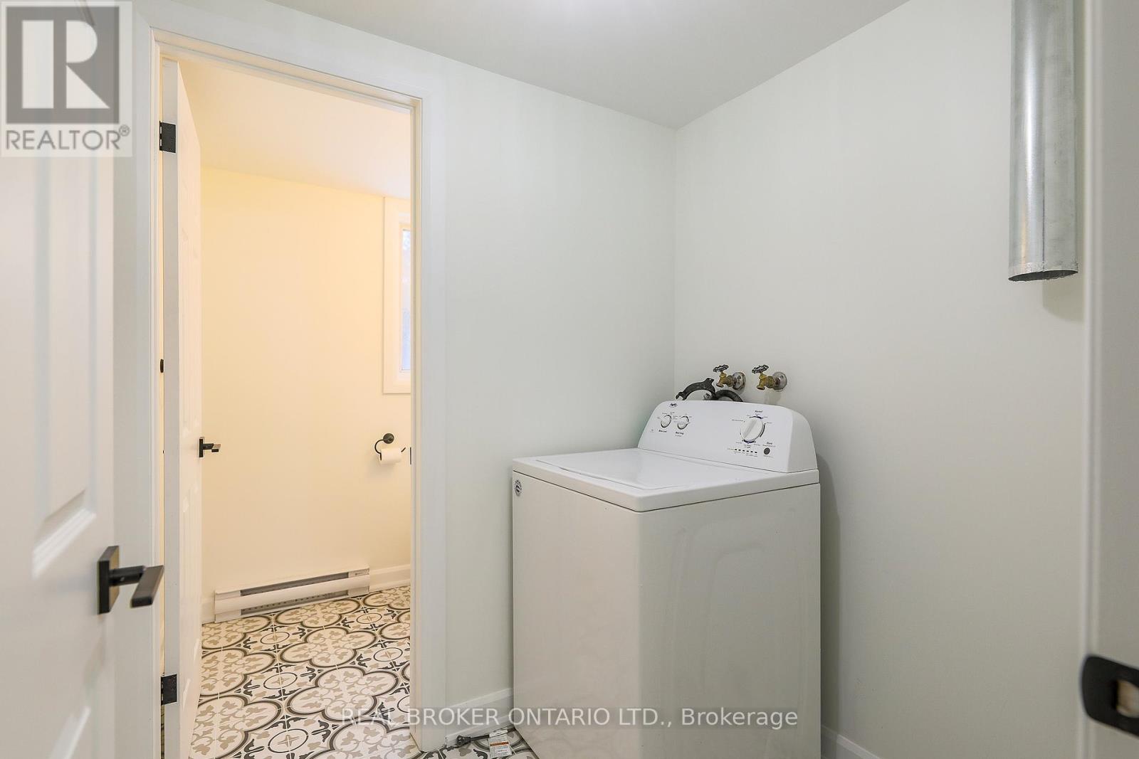 Photo 15 of 412 Main St Street E, Merrickvillewolford ON