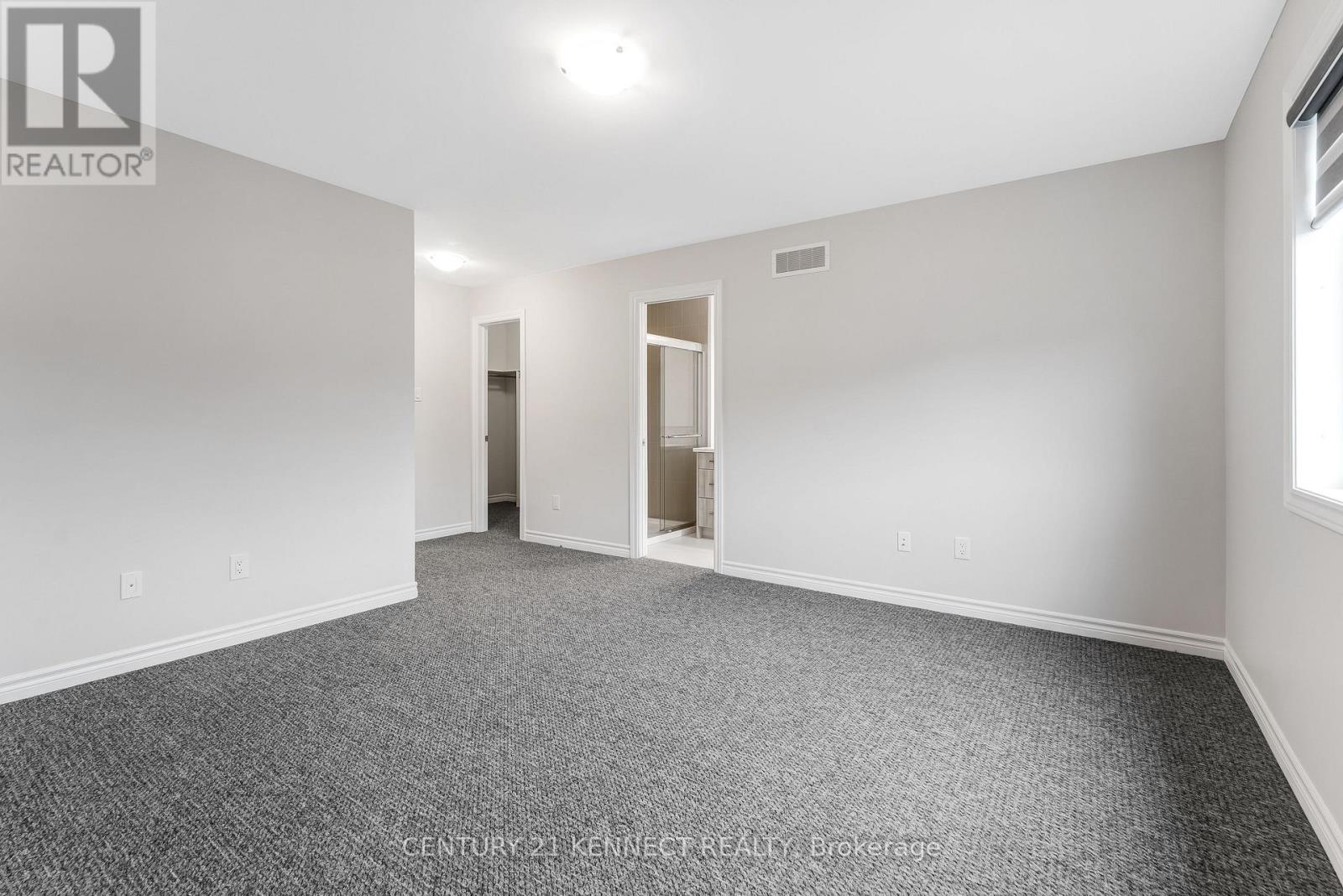 Photo 15 of 324 Ventoux Avenue, Ottawa ON