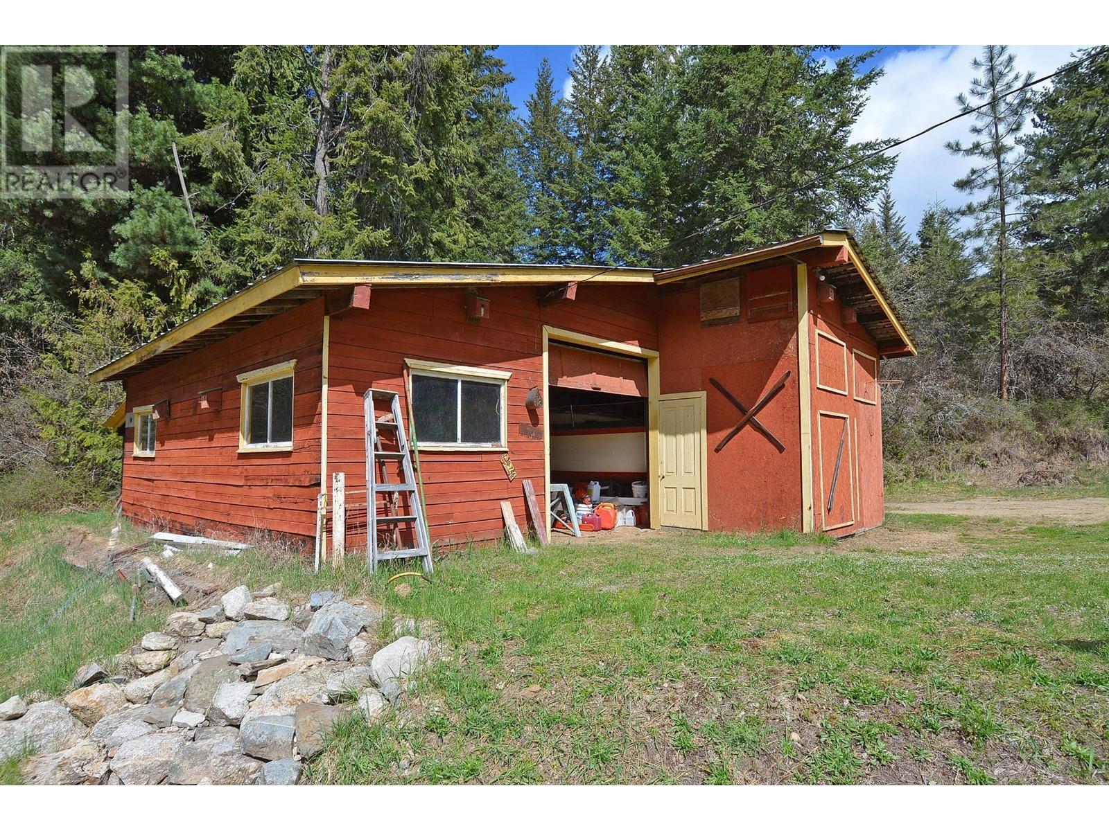 Photo 16 of 8481 6 Highway, Slocan BC