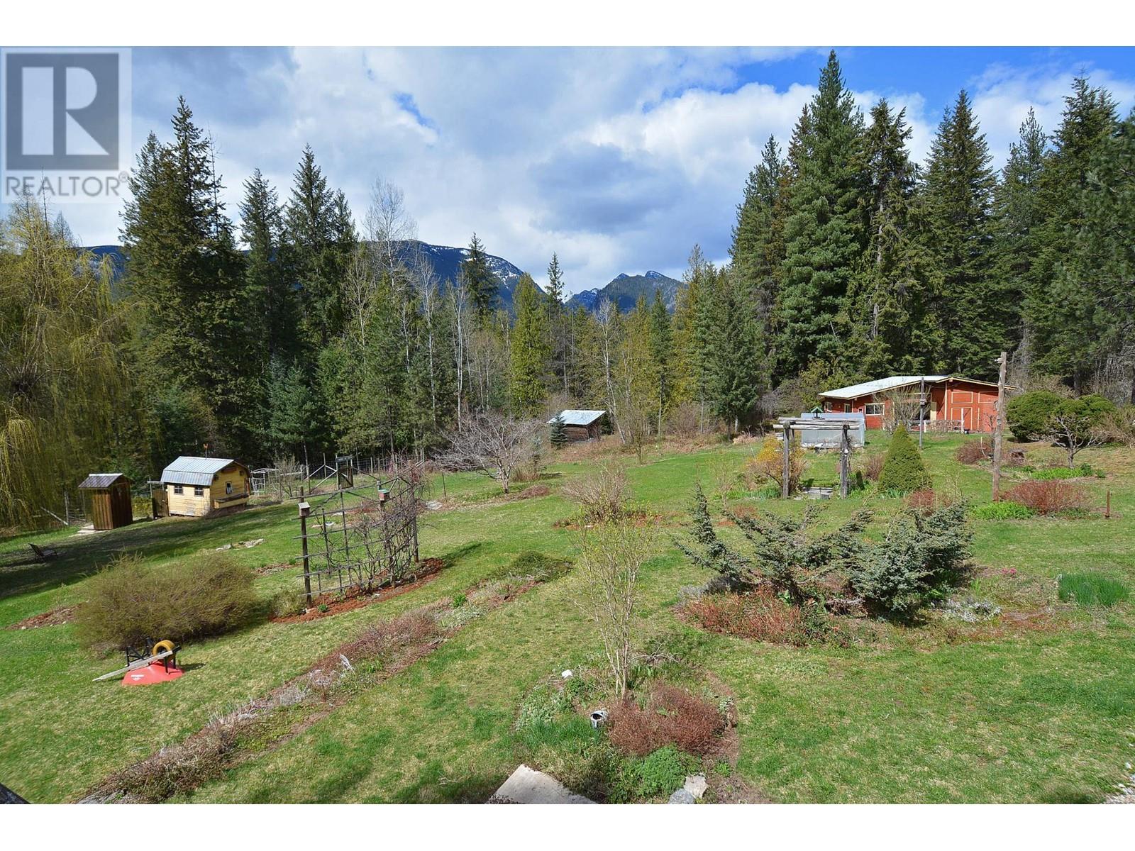 Photo 9 of 8481 6 Highway, Slocan BC