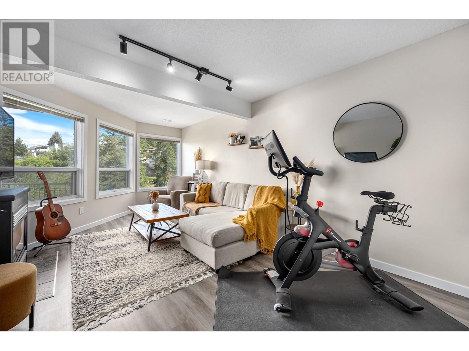 #8 1775 MCKINLEY COURT - Image 23