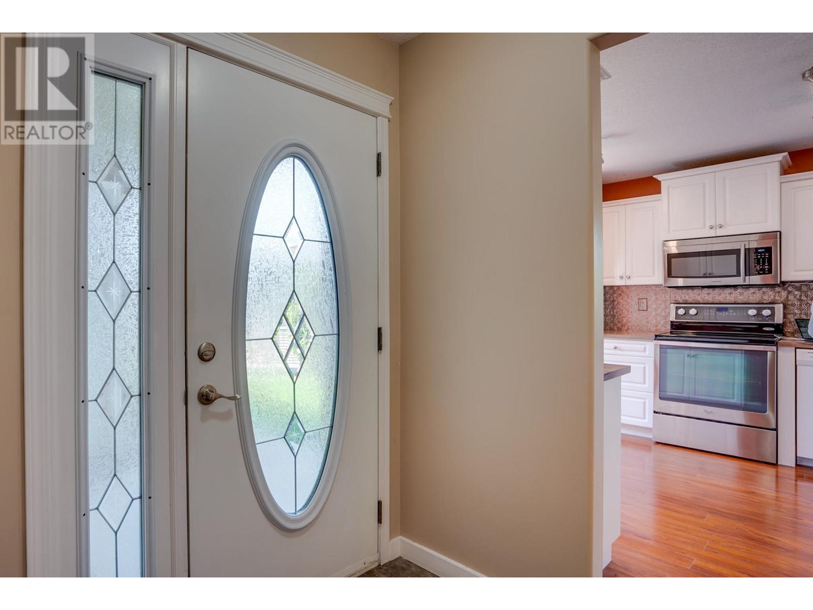 #8 5200 25 AVENUE - Image 7