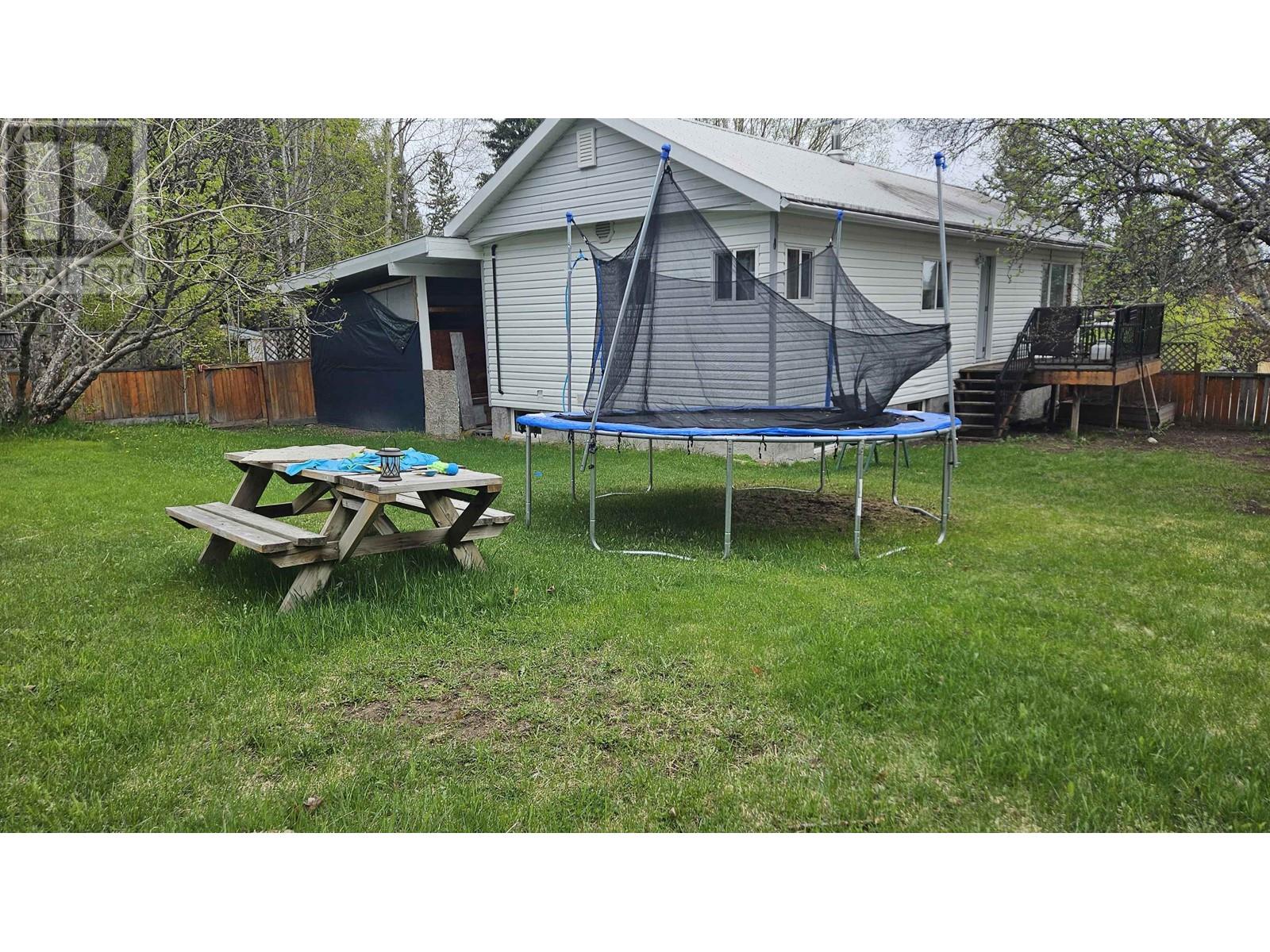 Photo 4 of 2274 Ball Place, Prince George BC