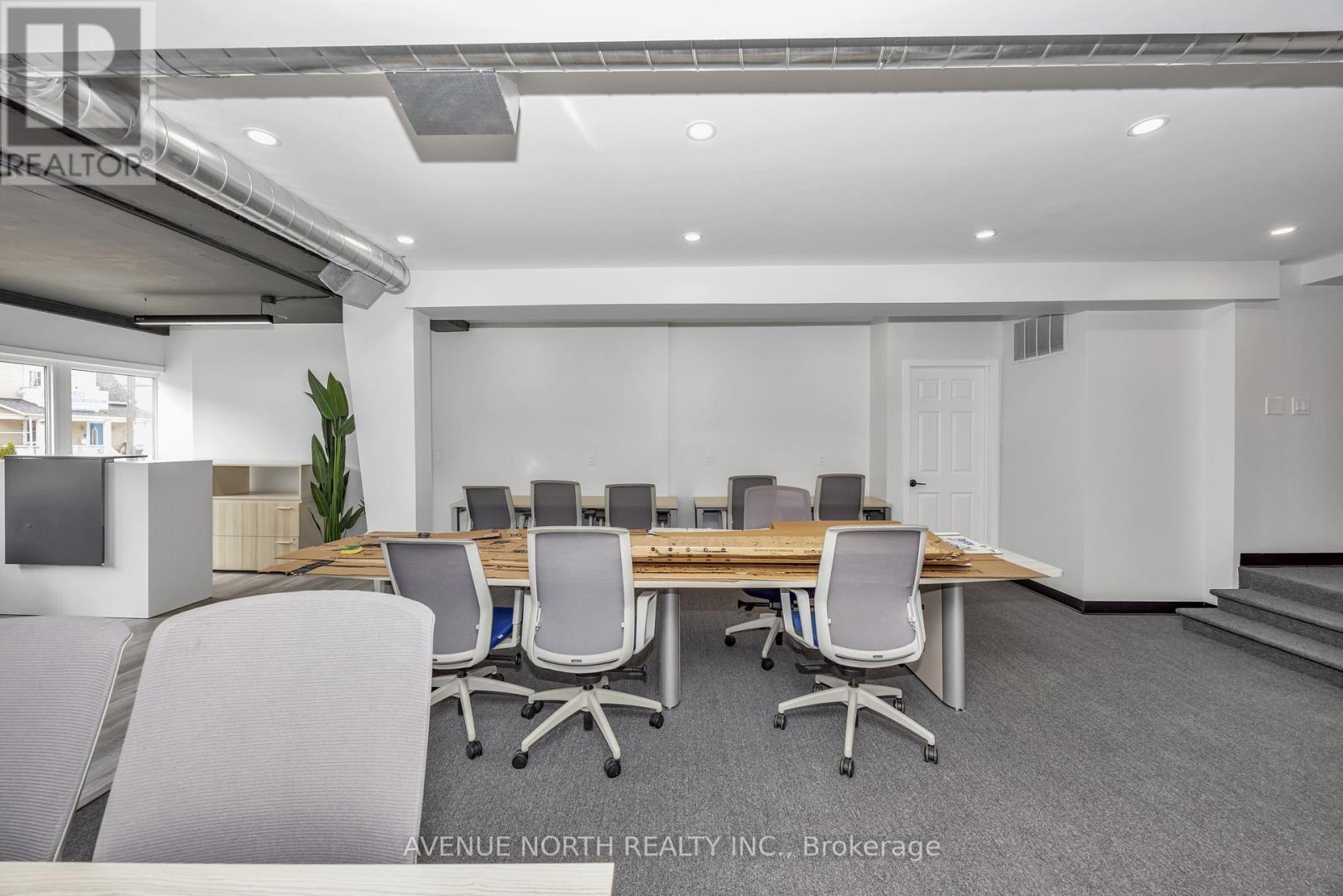 Photo 12 of 85 Holland Avenue N, Ottawa ON