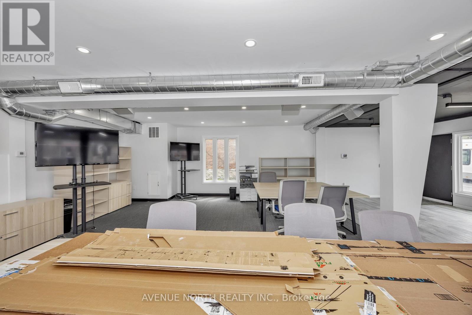 Photo 13 of 85 Holland Avenue N, Ottawa ON