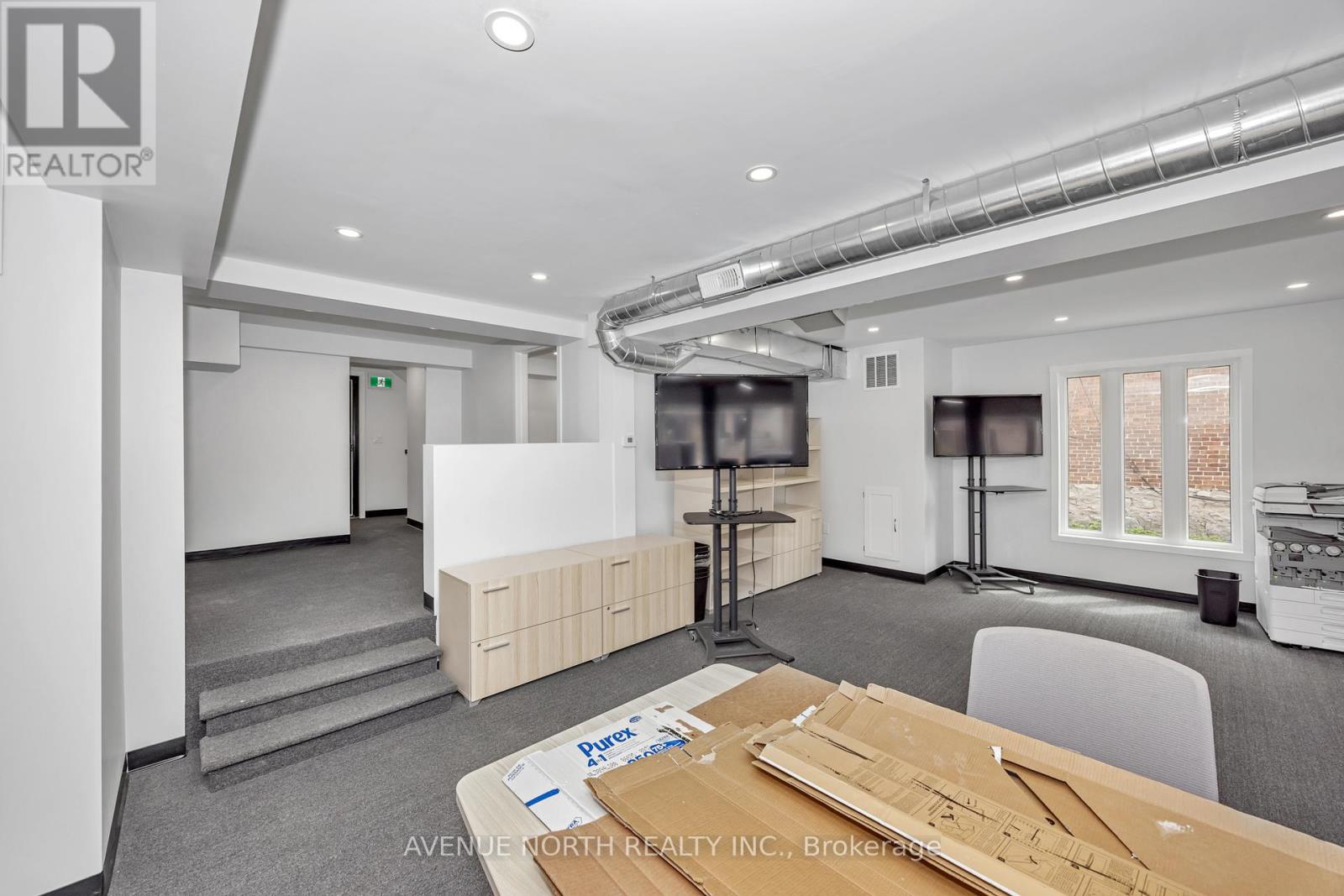 Photo 15 of 85 Holland Avenue N, Ottawa ON