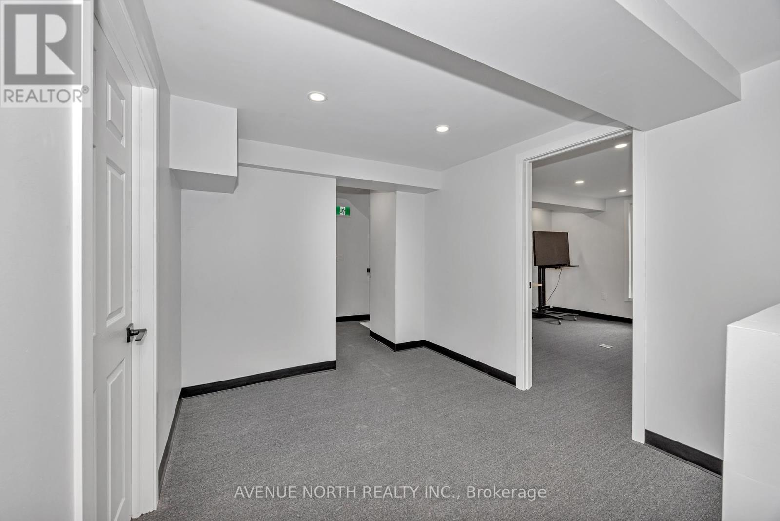 Photo 17 of 85 Holland Avenue N, Ottawa ON