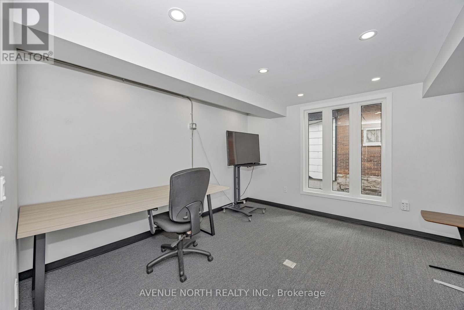 Photo 18 of 85 Holland Avenue N, Ottawa ON