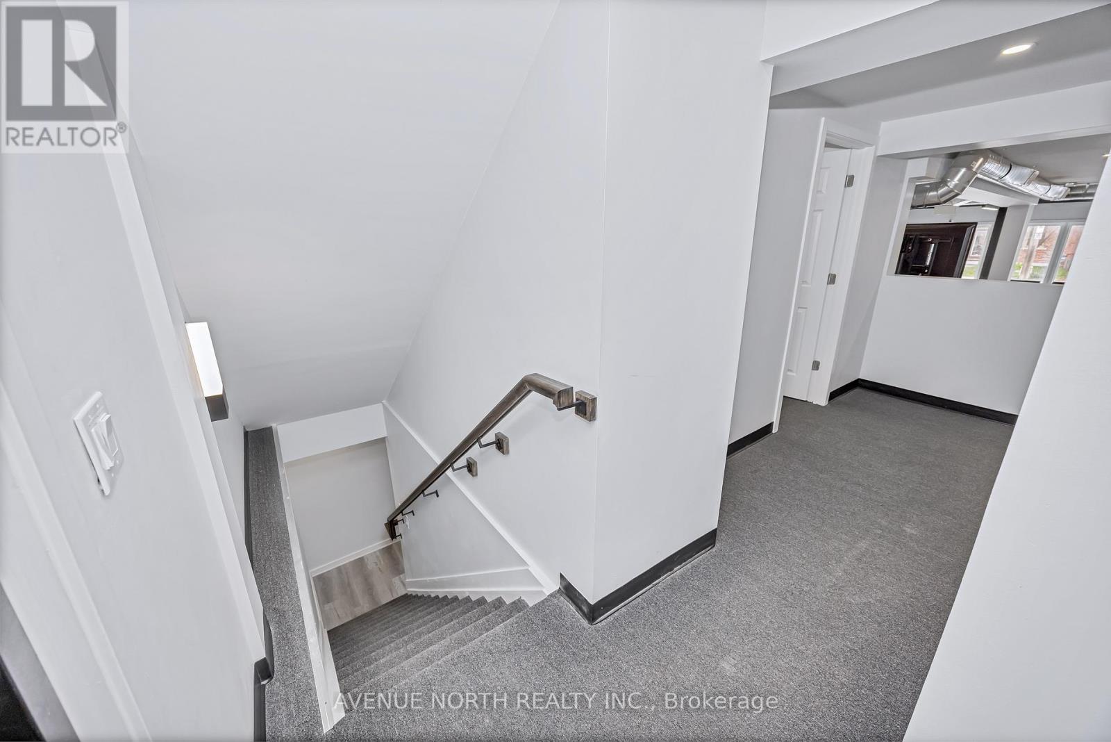 Photo 22 of 85 Holland Avenue N, Ottawa ON