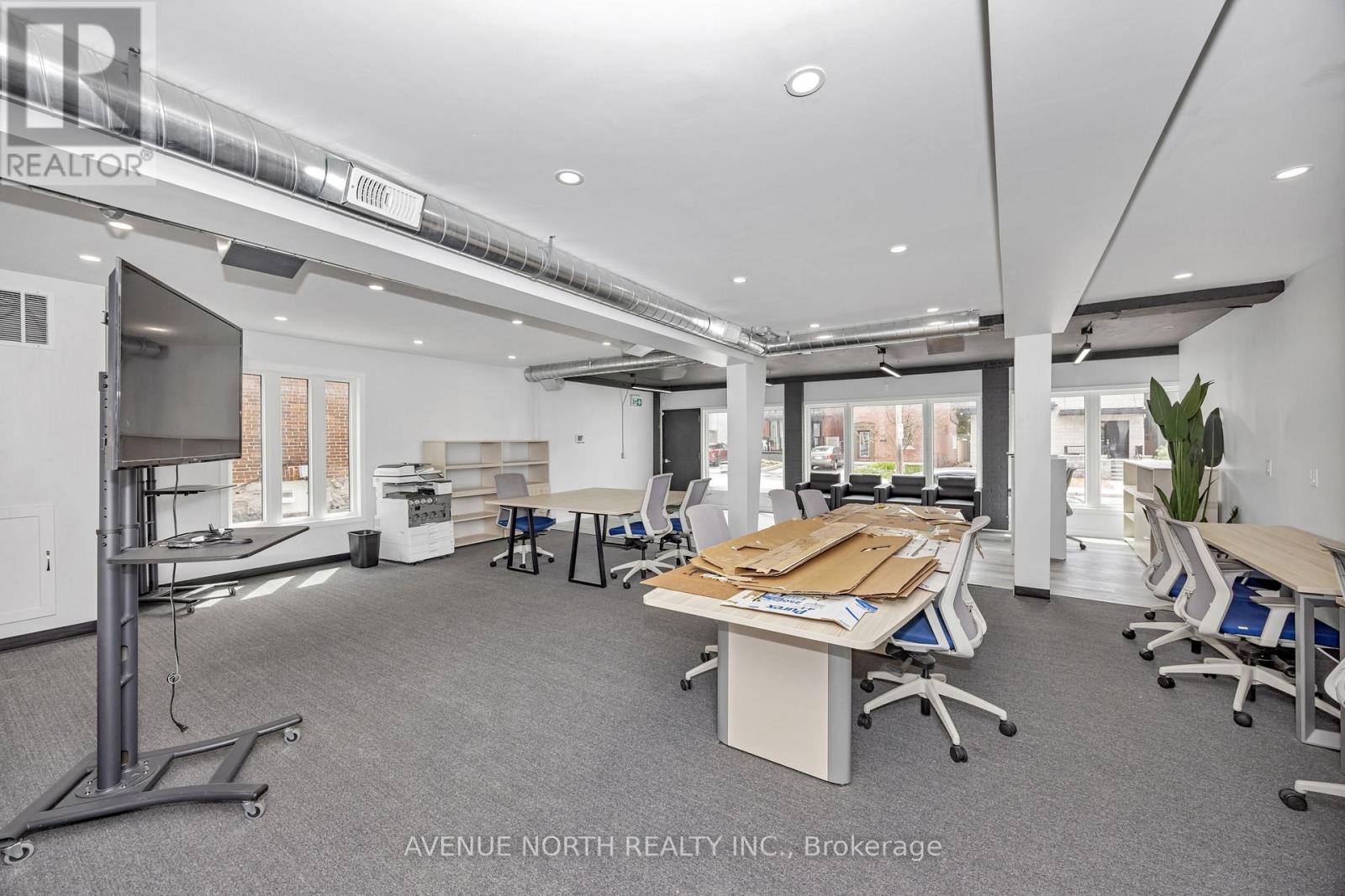 Photo 9 of 85 Holland Avenue N, Ottawa ON