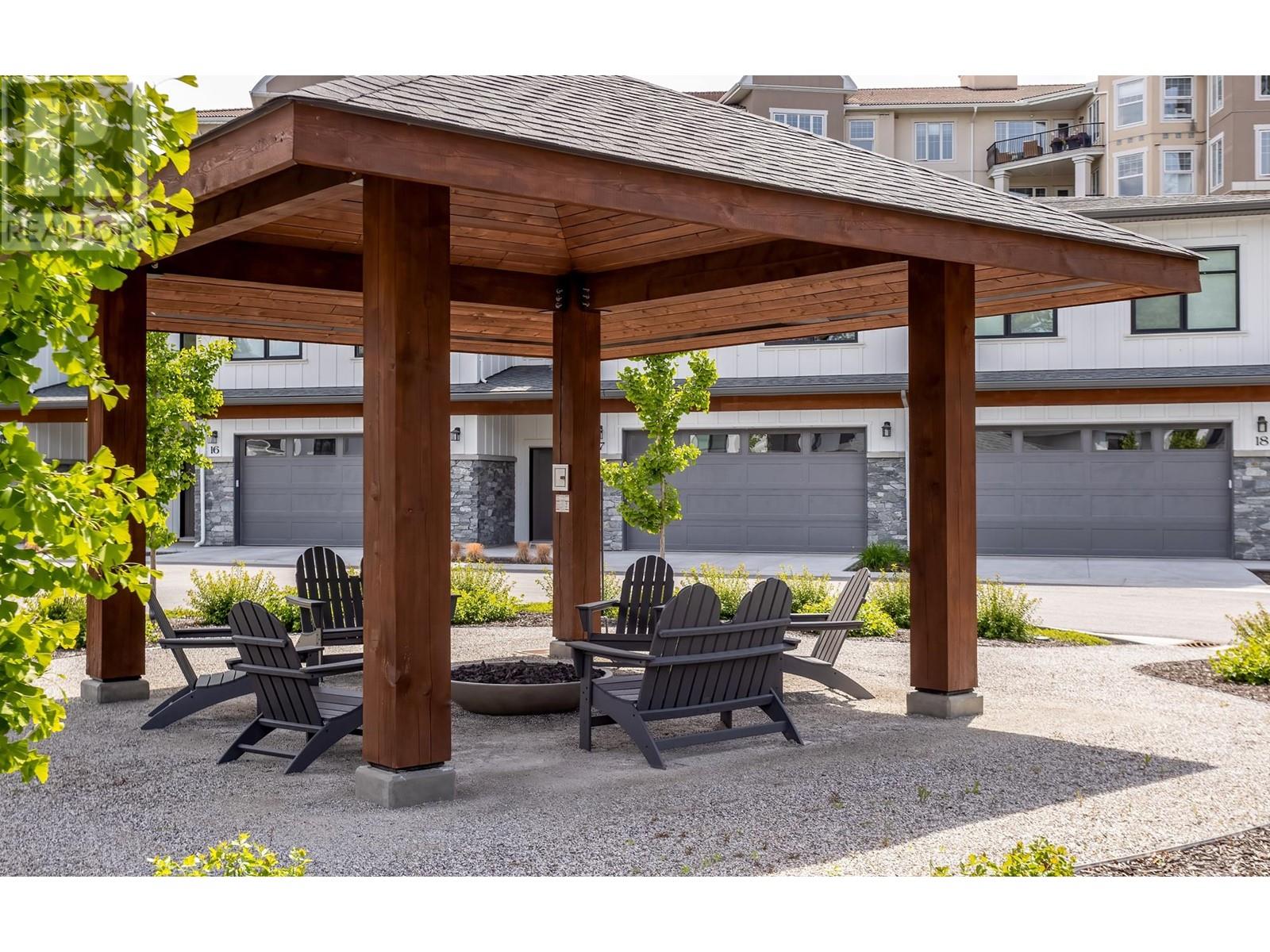 14 1979 Country Club Drive, Kelowna