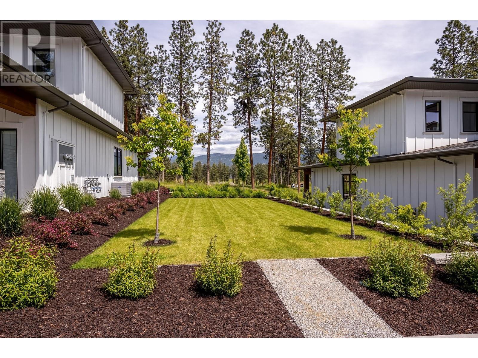 14 1979 Country Club Drive, Kelowna