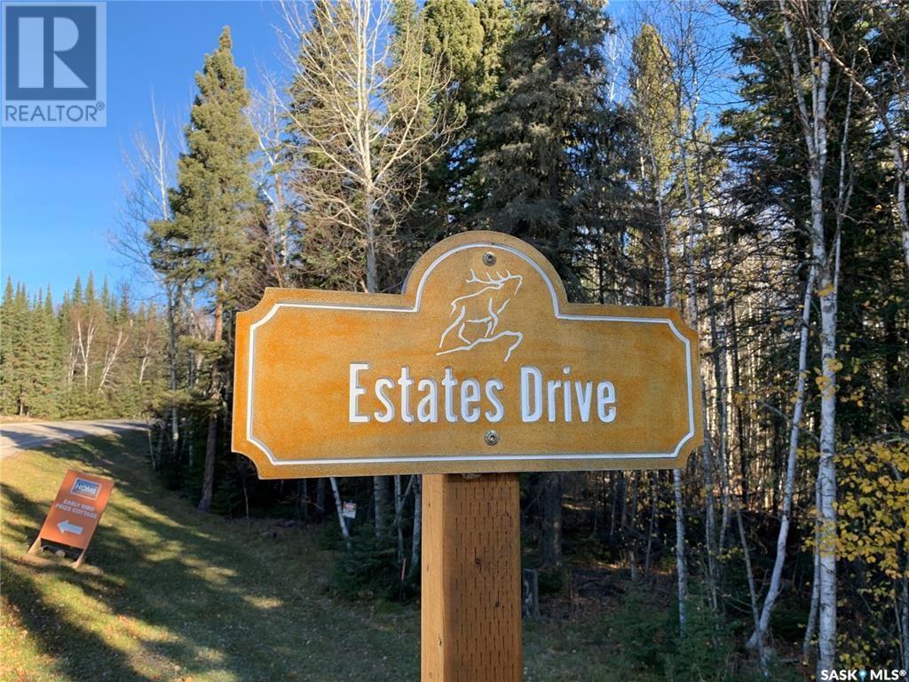 Photo 2 of 111 Estates Drive, Elk Ridge SK