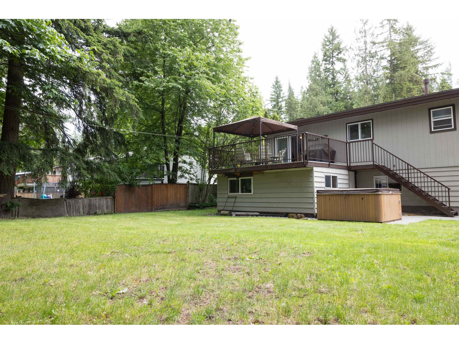 Photo 8 of 19649 41 A Avenue, Langley BC